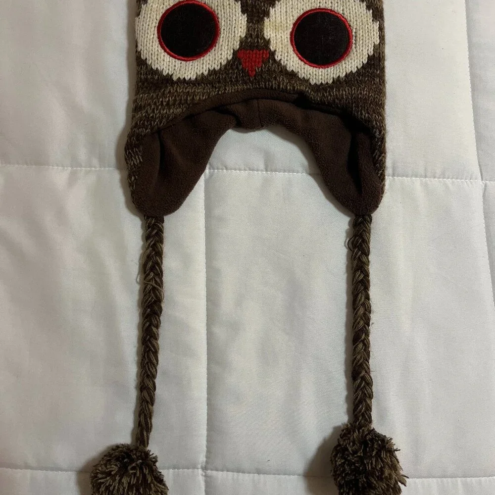 Adorable winger owl hat
